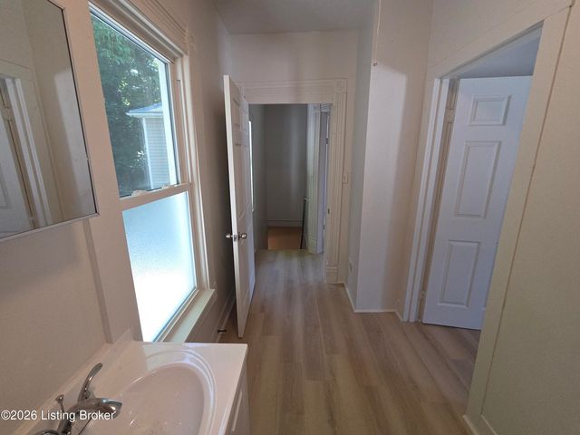 2701 W Madison St, Louisville, KY 40211