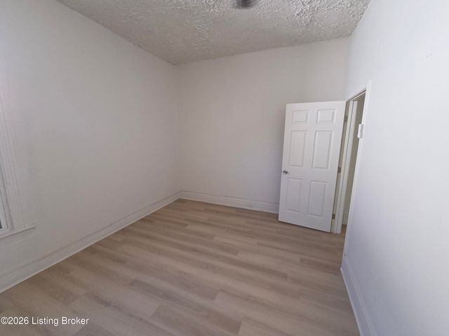 2701 W Madison St, Louisville, KY 40211