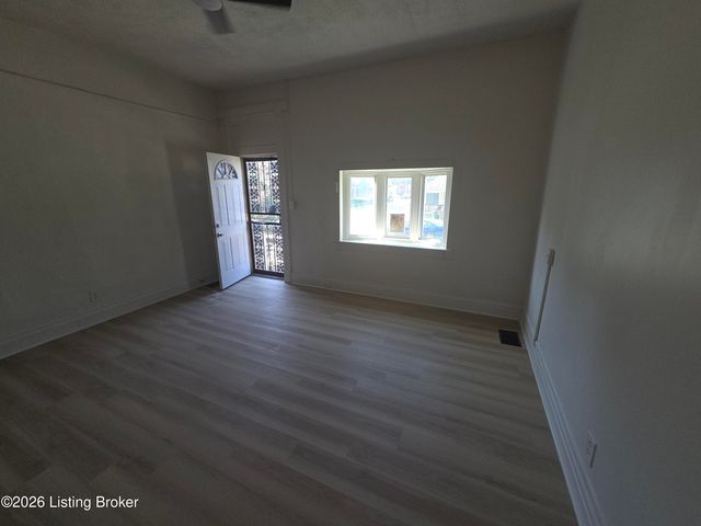 2701 W Madison St, Louisville, KY 40211