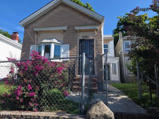 2701 W Madison St, Louisville, KY 40211