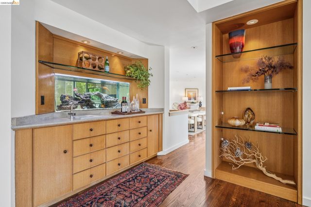 2223 Tunnel Rd, Oakland, CA 94611