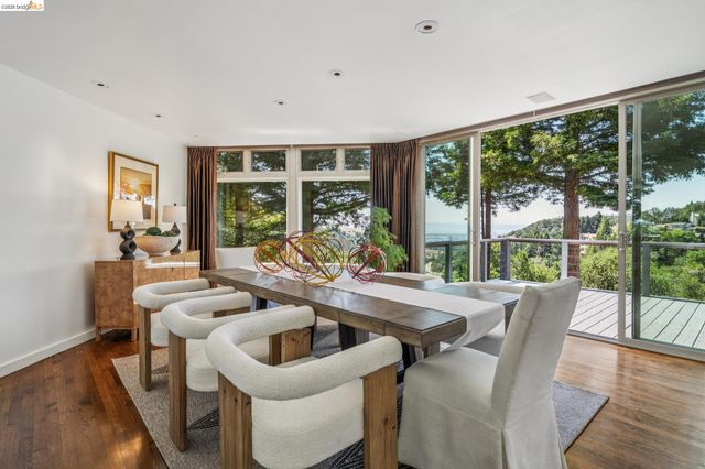 2223 Tunnel Rd, Oakland, CA 94611