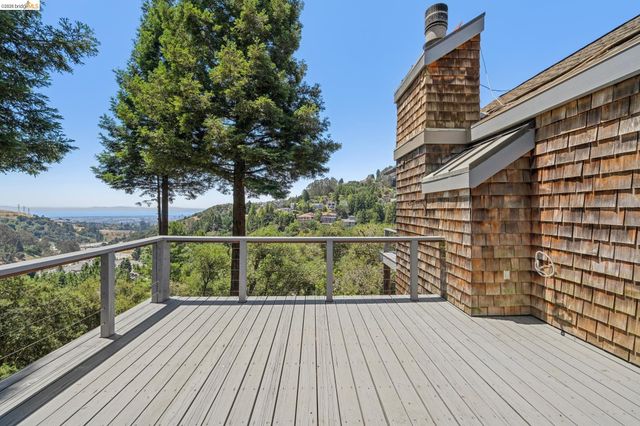 2223 Tunnel Rd, Oakland, CA 94611