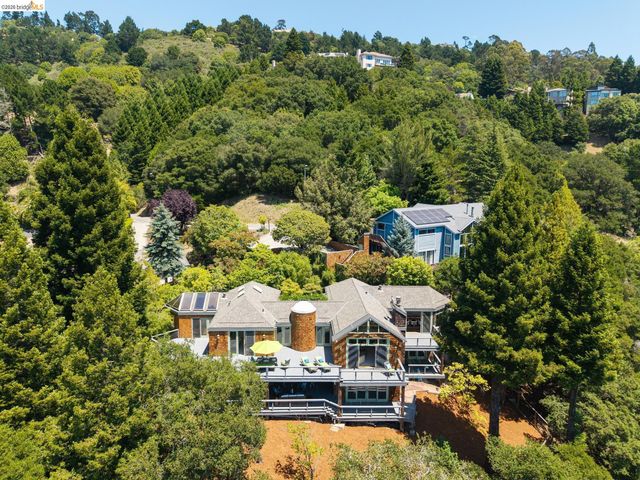 2223 Tunnel Rd, Oakland, CA 94611