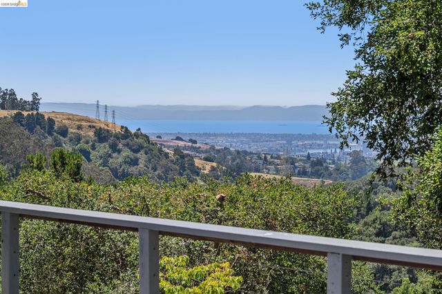 2223 Tunnel Rd, Oakland, CA 94611