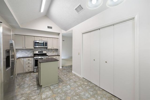 8302 Mendota CV, Austin, TX 78717