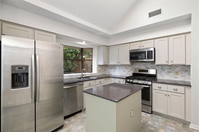 8302 Mendota CV, Austin, TX 78717