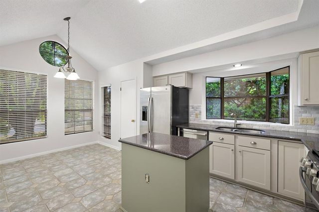 8302 Mendota CV, Austin, TX 78717