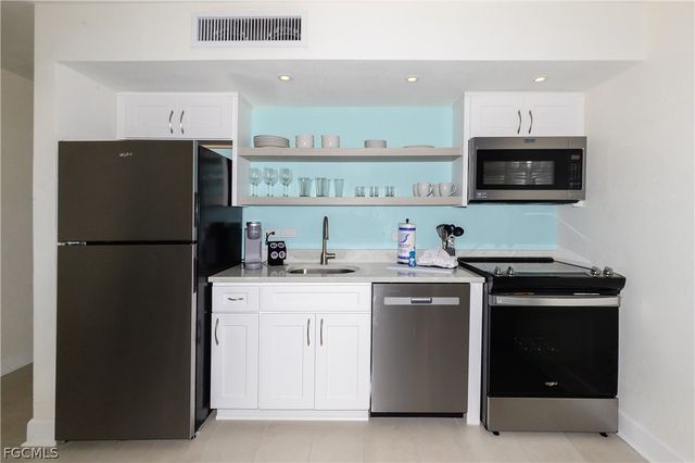 2255 W Gulf DR 121, Sanibel, FL 33957