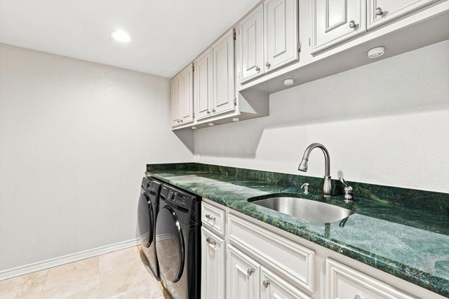 5702 Club Oaks Drive, Dallas, TX 75248