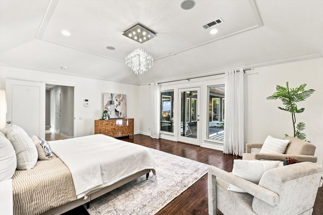 5702 Club Oaks Drive, Dallas, TX 75248
