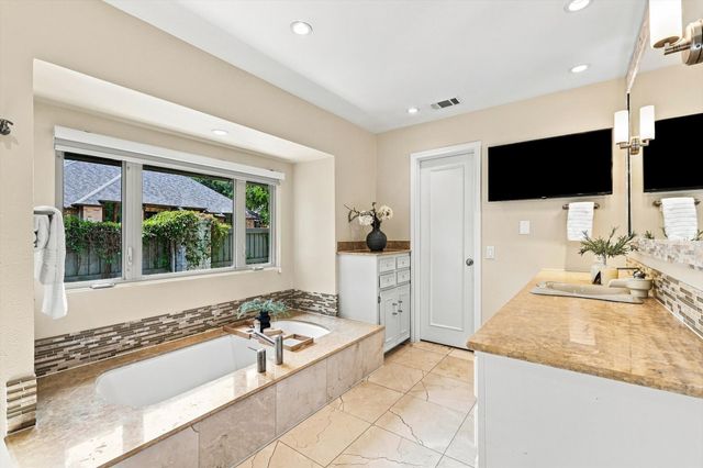 5702 Club Oaks Drive, Dallas, TX 75248