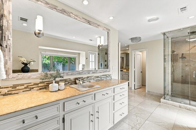 5702 Club Oaks Drive, Dallas, TX 75248