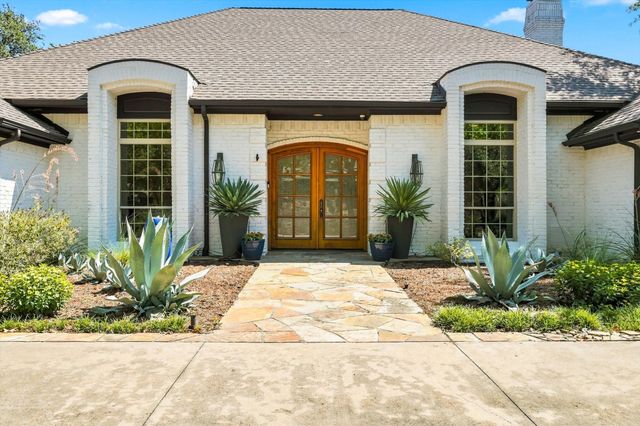 5702 Club Oaks Drive, Dallas, TX 75248