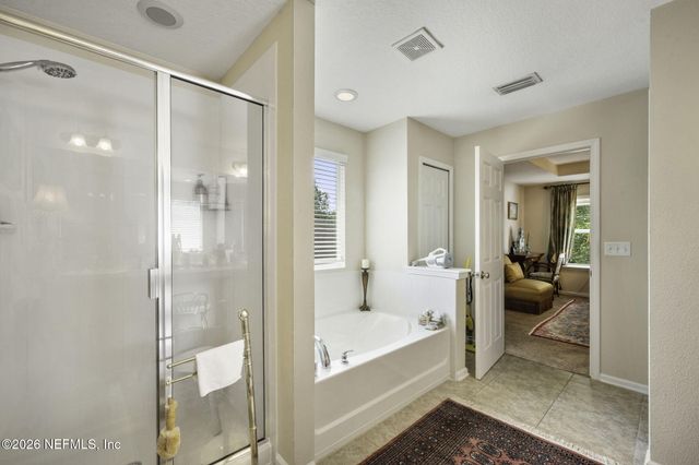 270 AMBER RIDGE Road, Jacksonville, FL 32218