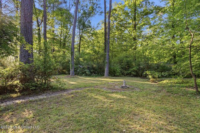 1917 E Northside Drive, Jackson, MS 39211