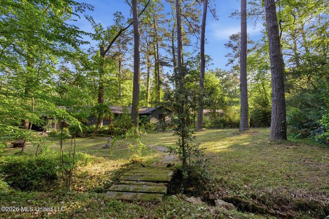 1917 E Northside Drive, Jackson, MS 39211