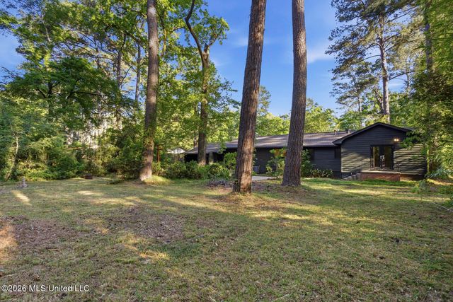 1917 E Northside Drive, Jackson, MS 39211