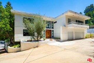 15656 Crownridge Place, Sherman Oaks, CA 91403