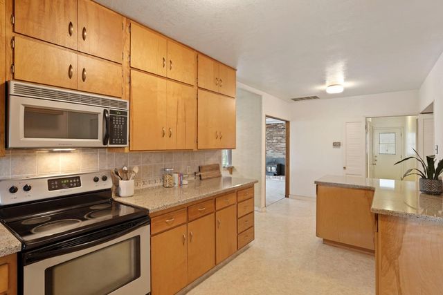 5219 Solari Ranch Rd, Stockton, CA 95215