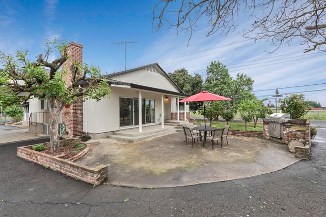 5219 Solari Ranch Rd, Stockton, CA 95215