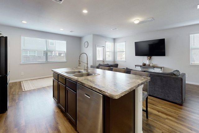 966 Harper Lane, Bryan, TX 77803