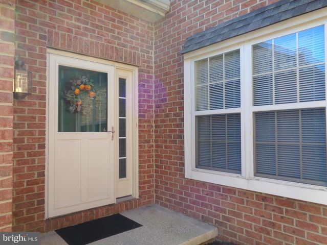 203 PINE BRIDGE LN, Lancaster, PA 17603