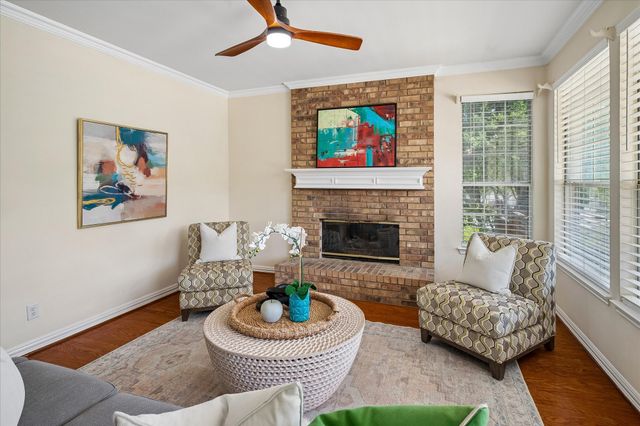 2000 Mulberry Way, Irving, TX 75063