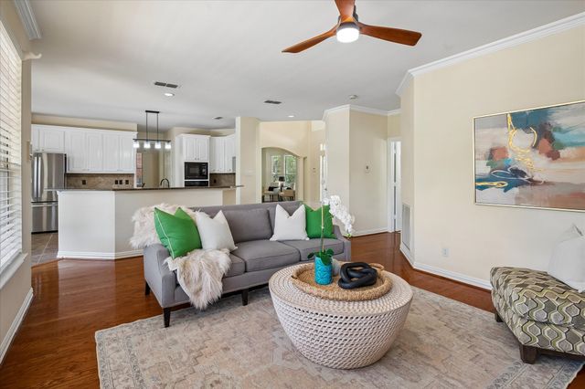 2000 Mulberry Way, Irving, TX 75063