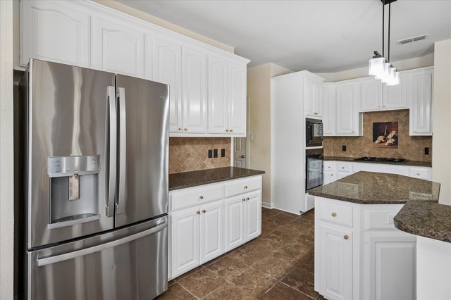2000 Mulberry Way, Irving, TX 75063