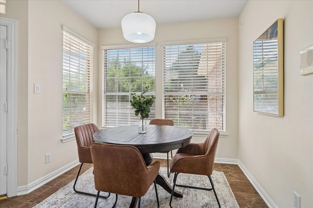 2000 Mulberry Way, Irving, TX 75063