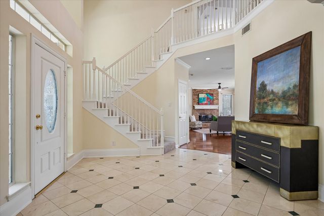 2000 Mulberry Way, Irving, TX 75063