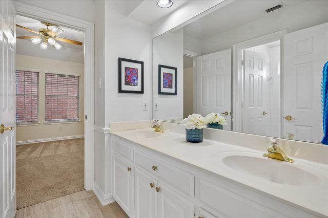 2000 Mulberry Way, Irving, TX 75063