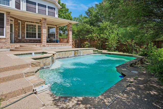 2000 Mulberry Way, Irving, TX 75063