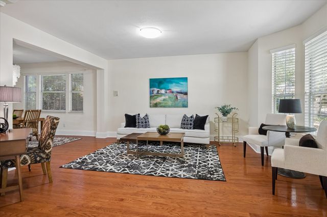2000 Mulberry Way, Irving, TX 75063