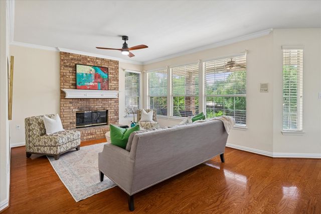 2000 Mulberry Way, Irving, TX 75063