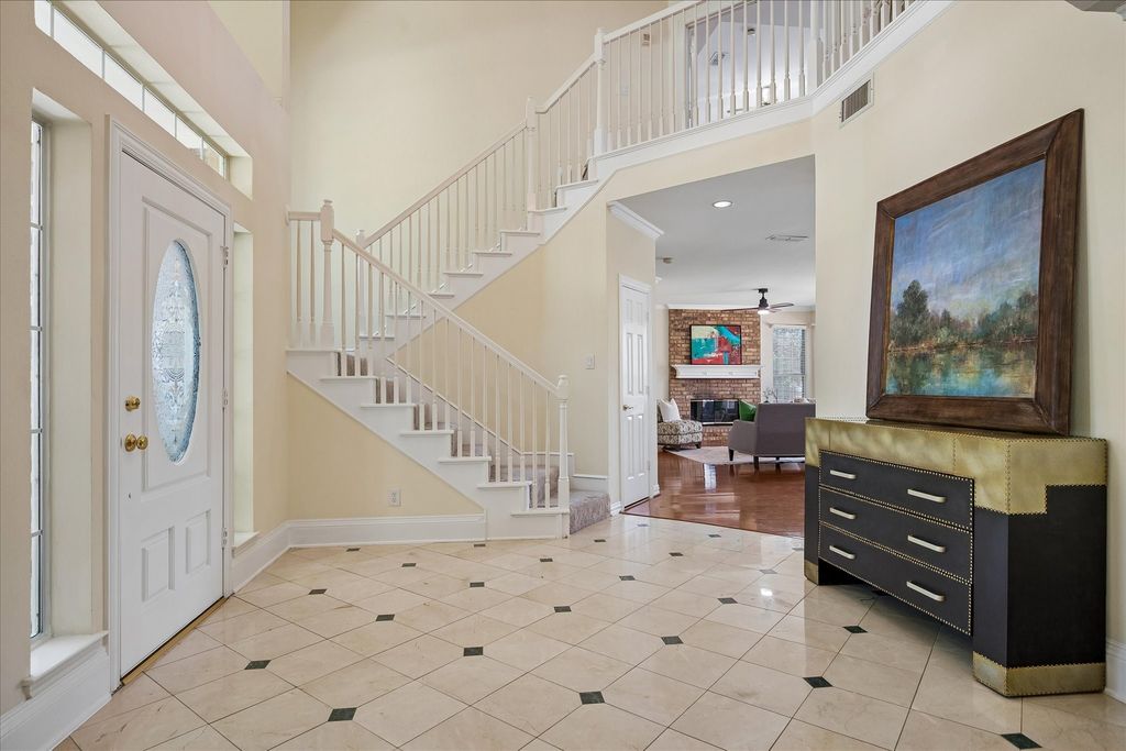 2000 Mulberry Way, Irving, TX 75063 — photo 3
