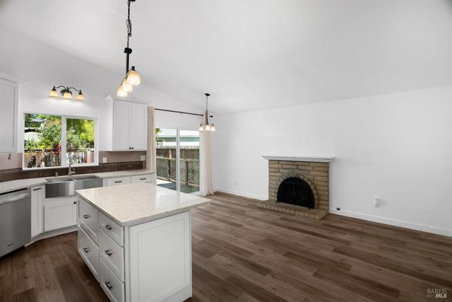 1724 Arroyo Sierra Cir, Santa Rosa, CA 95405