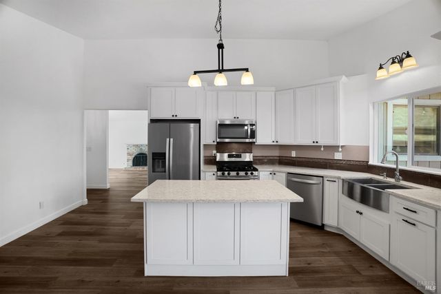 1724 Arroyo Sierra Cir, Santa Rosa, CA 95405