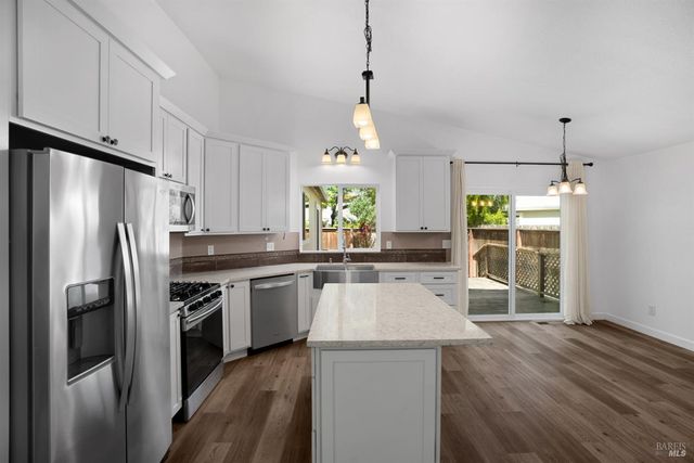 1724 Arroyo Sierra Cir, Santa Rosa, CA 95405