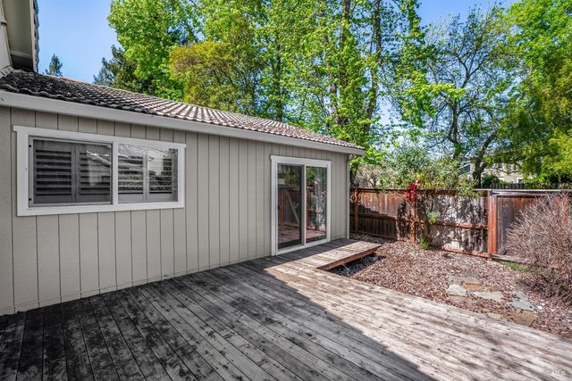1724 Arroyo Sierra Cir, Santa Rosa, CA 95405