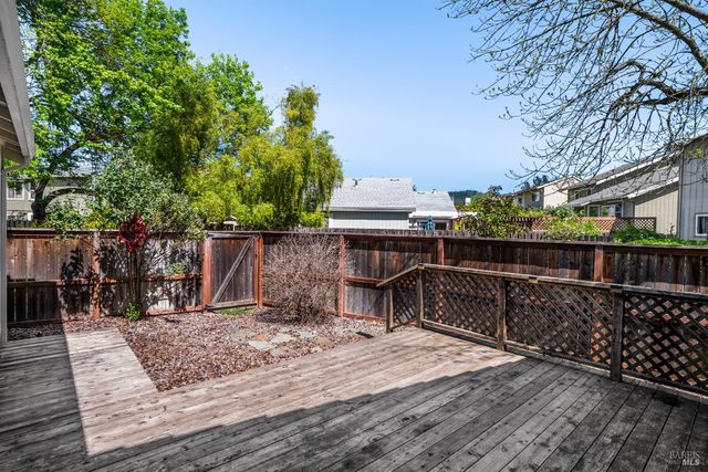 1724 Arroyo Sierra Cir, Santa Rosa, CA 95405