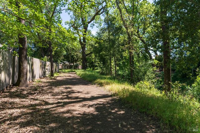 1724 Arroyo Sierra Cir, Santa Rosa, CA 95405