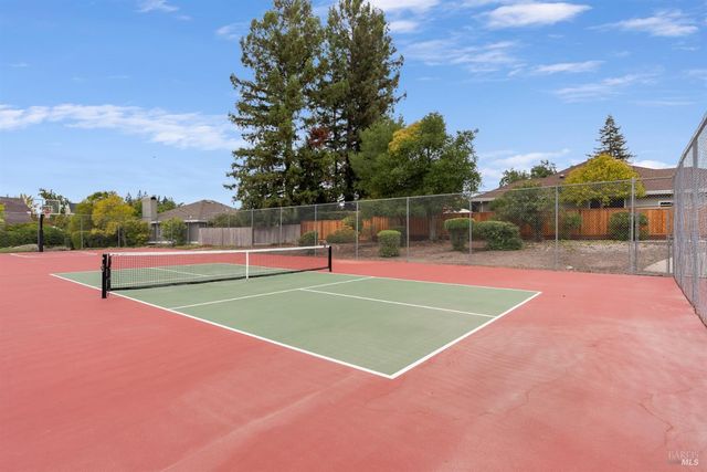 1724 Arroyo Sierra Cir, Santa Rosa, CA 95405