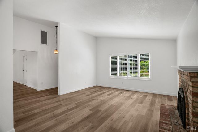 1724 Arroyo Sierra Cir, Santa Rosa, CA 95405