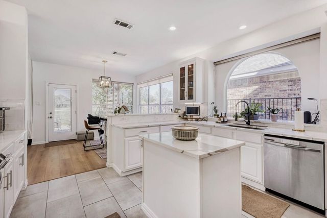 9709 Fairway Vista Drive, Rowlett, TX 75089