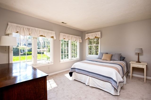 6 Brewer Dr, Westborough, MA 01581
