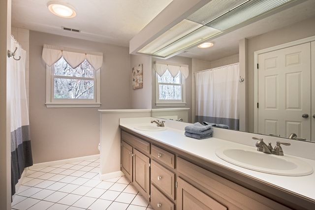 6 Brewer Dr, Westborough, MA 01581
