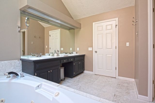 6 Brewer Dr, Westborough, MA 01581
