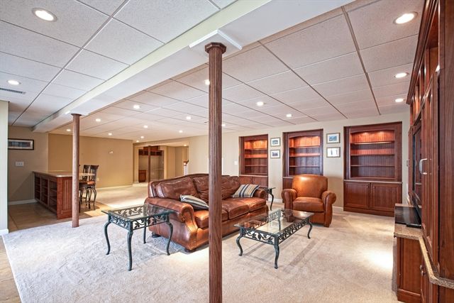 6 Brewer Dr, Westborough, MA 01581